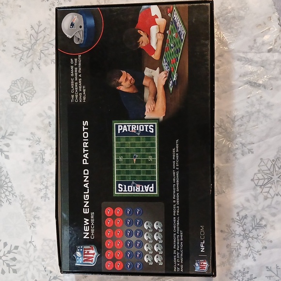 New England Patriots Checkers Set - Picture 2 of 2